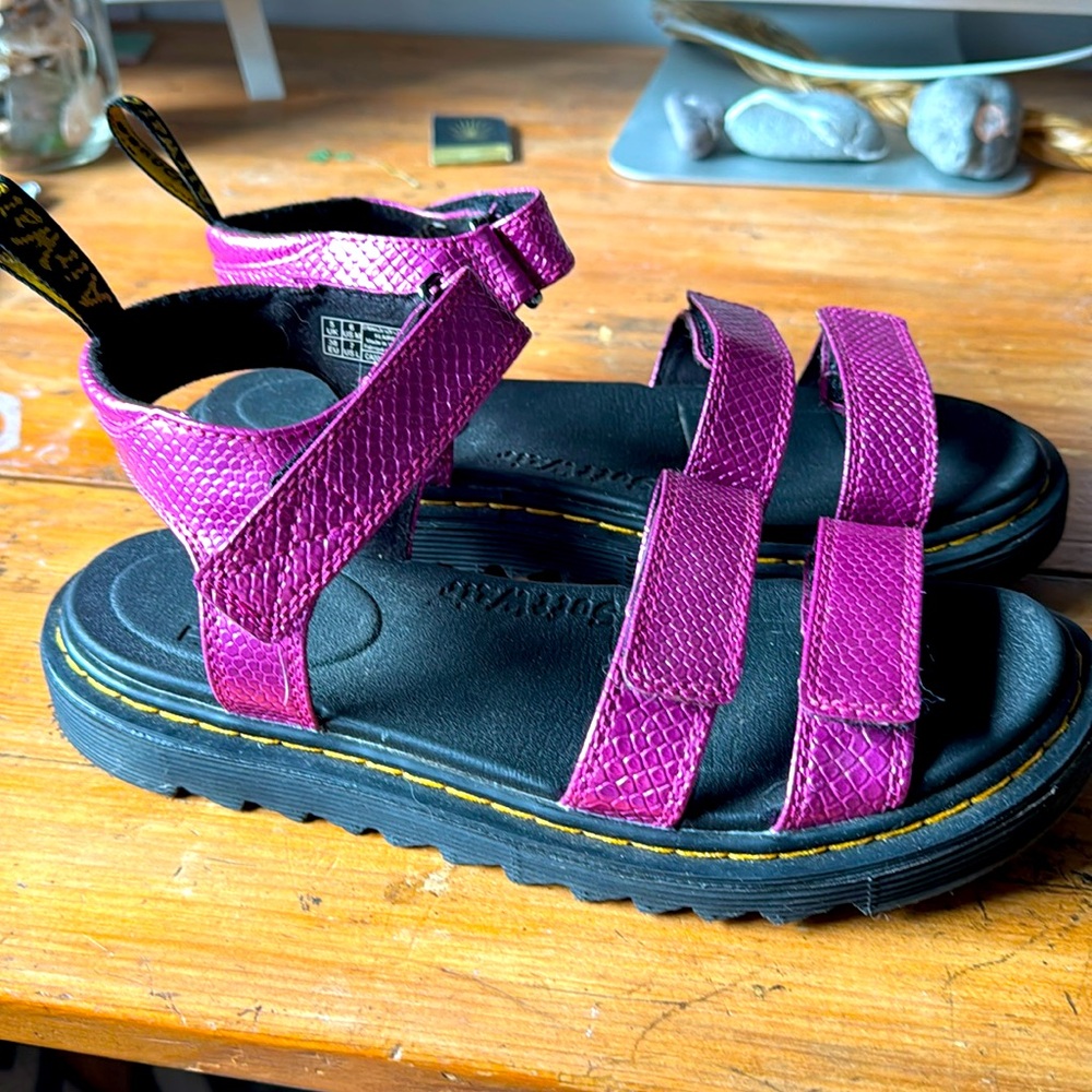 NWOT Dr. Martens Sandals